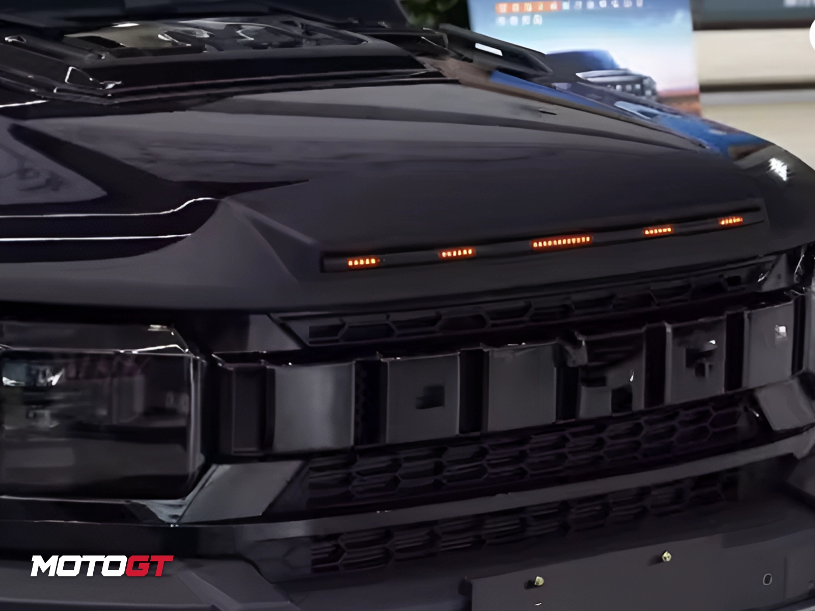 JETOUR T1 HOOD SPOILER WITH LED LIGHT